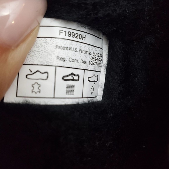 UGG Size 7 Black Genuine Sheepskin Mini Stud II Short Boots NIB - Picture 8 of 10